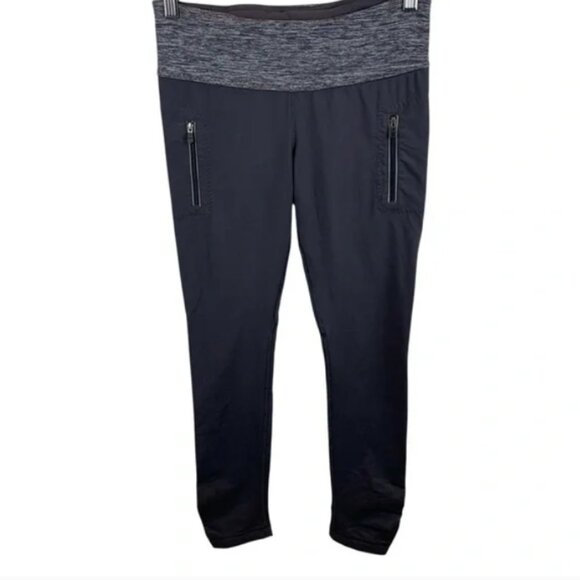 Bundle of 5 lululemon sz 6 older clothing - 3 leggings, 1 skort, 1 tank top - Picture 5 of 6